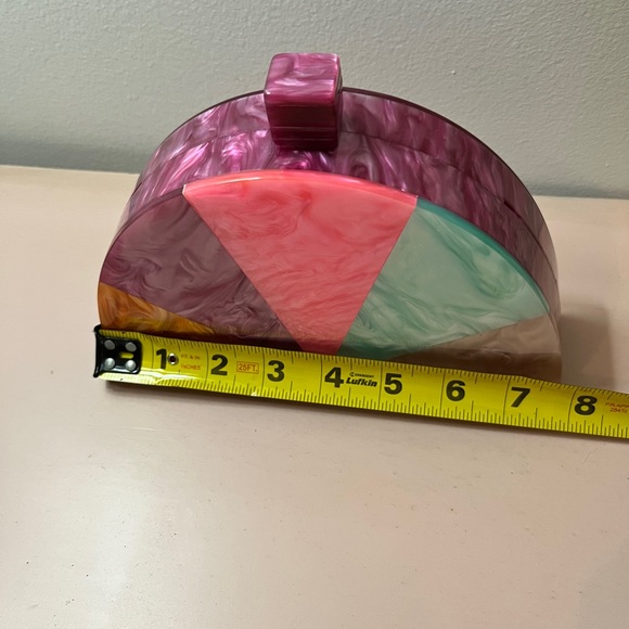 Clutch Meia Lua Multi Color Acrylic Clutch with Gold Metal Chain - Picture 5 of 6